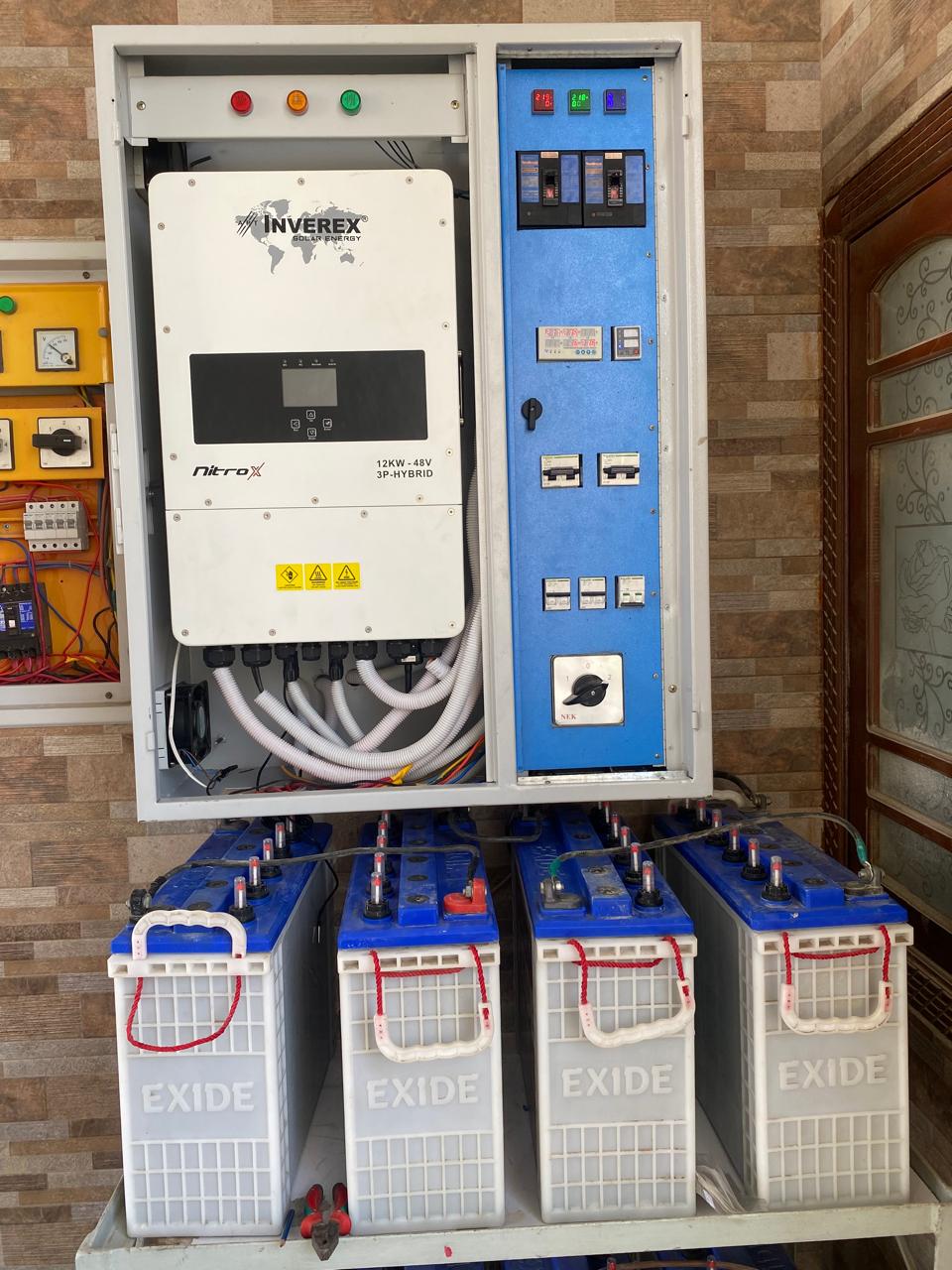 Solar inverter machine with battery setup